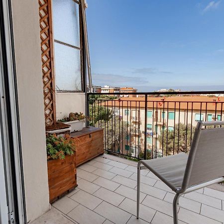 Luxury House Near Train Station Apartment Ливорно Екстериор снимка